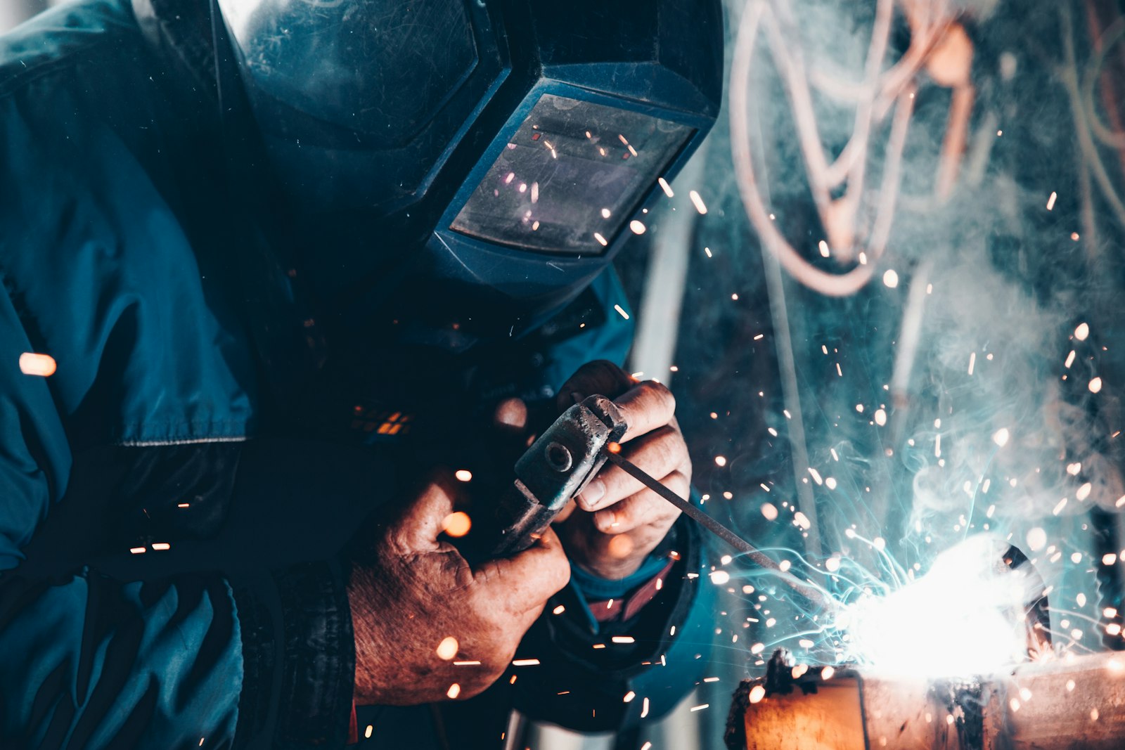 Fabrication work in the dismantling workshop